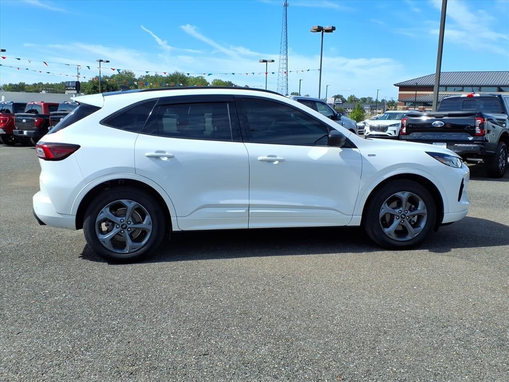 2024 Ford Escape ST-Line photo 19