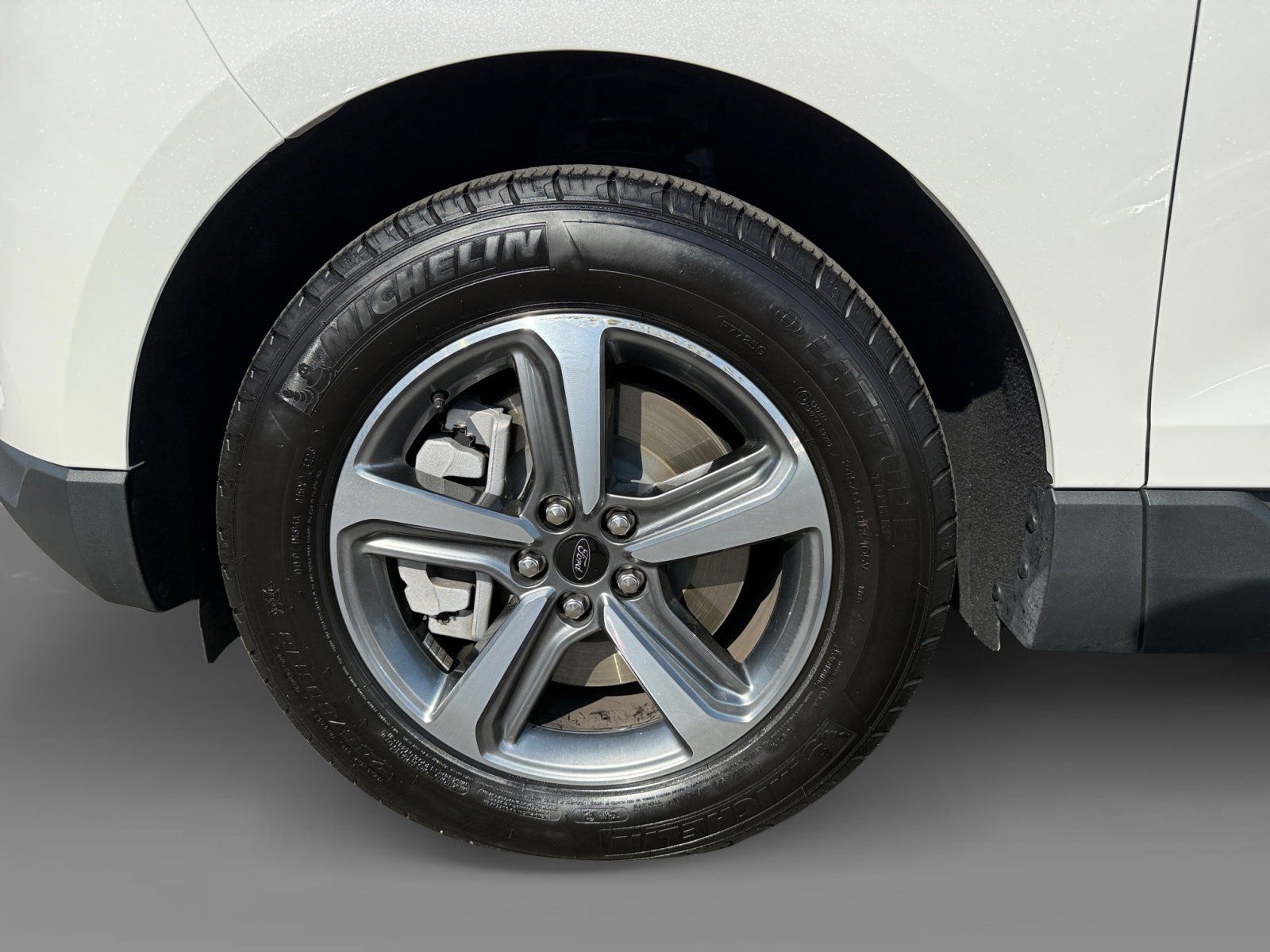 2024 Ford Edge SEL photo 9