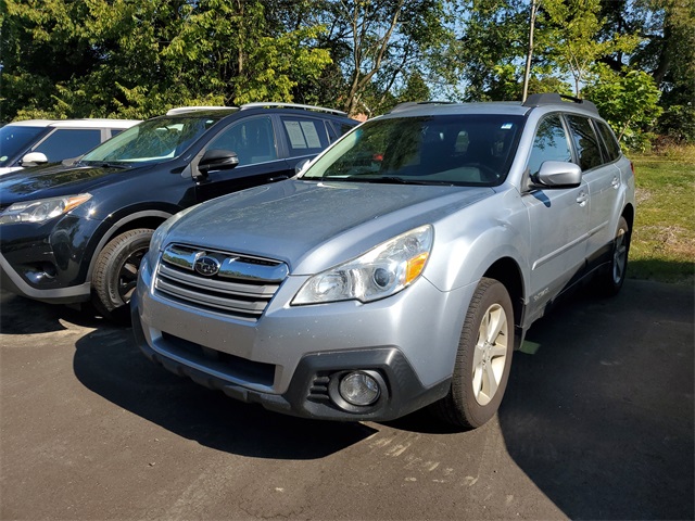 2014 Subaru Outback 2.5i Premium photo 4