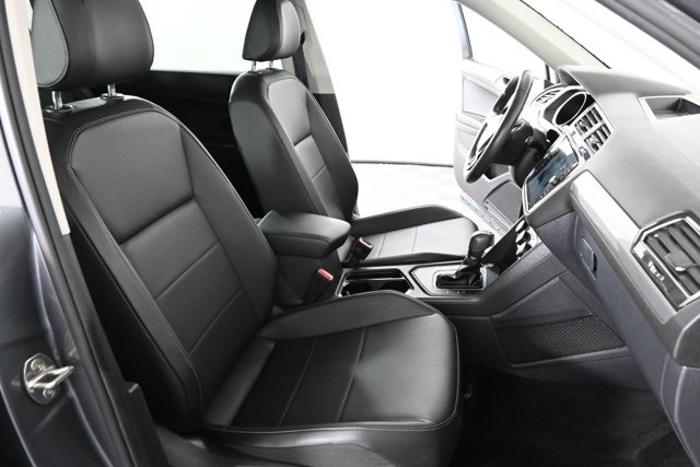 2018 Volkswagen Tiguan SEL photo 13