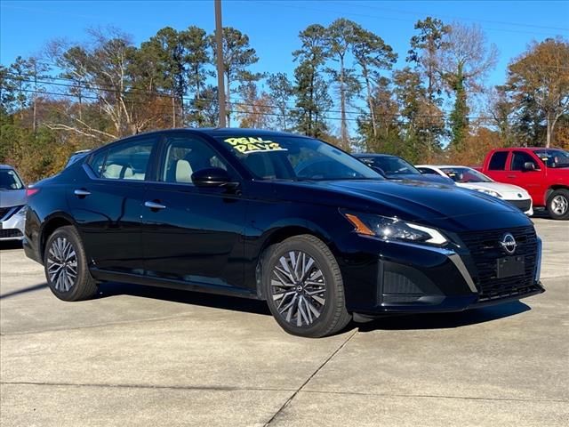 Used 2023 Black Nissan 2.5 SV image 1