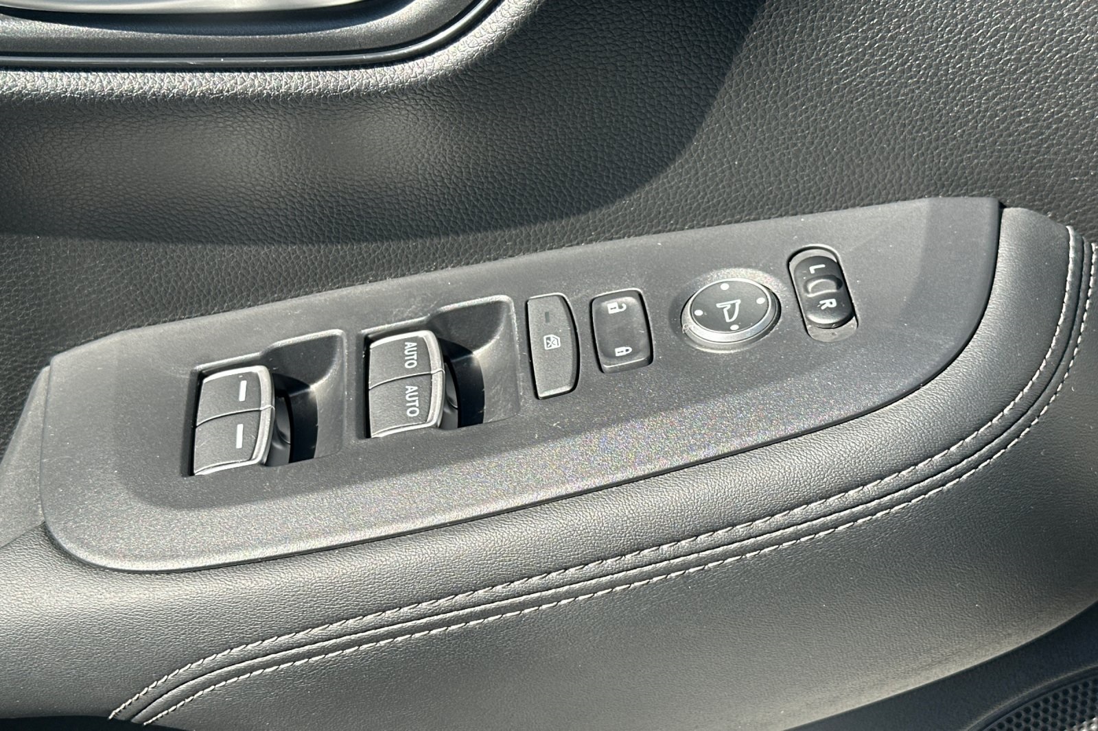 2024 Honda HR-V EX-L photo 12
