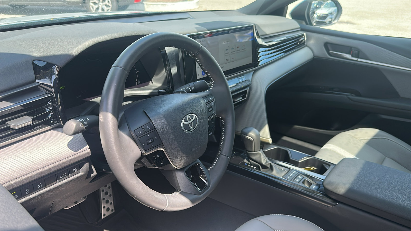 2025 Toyota Camry XLE photo 5