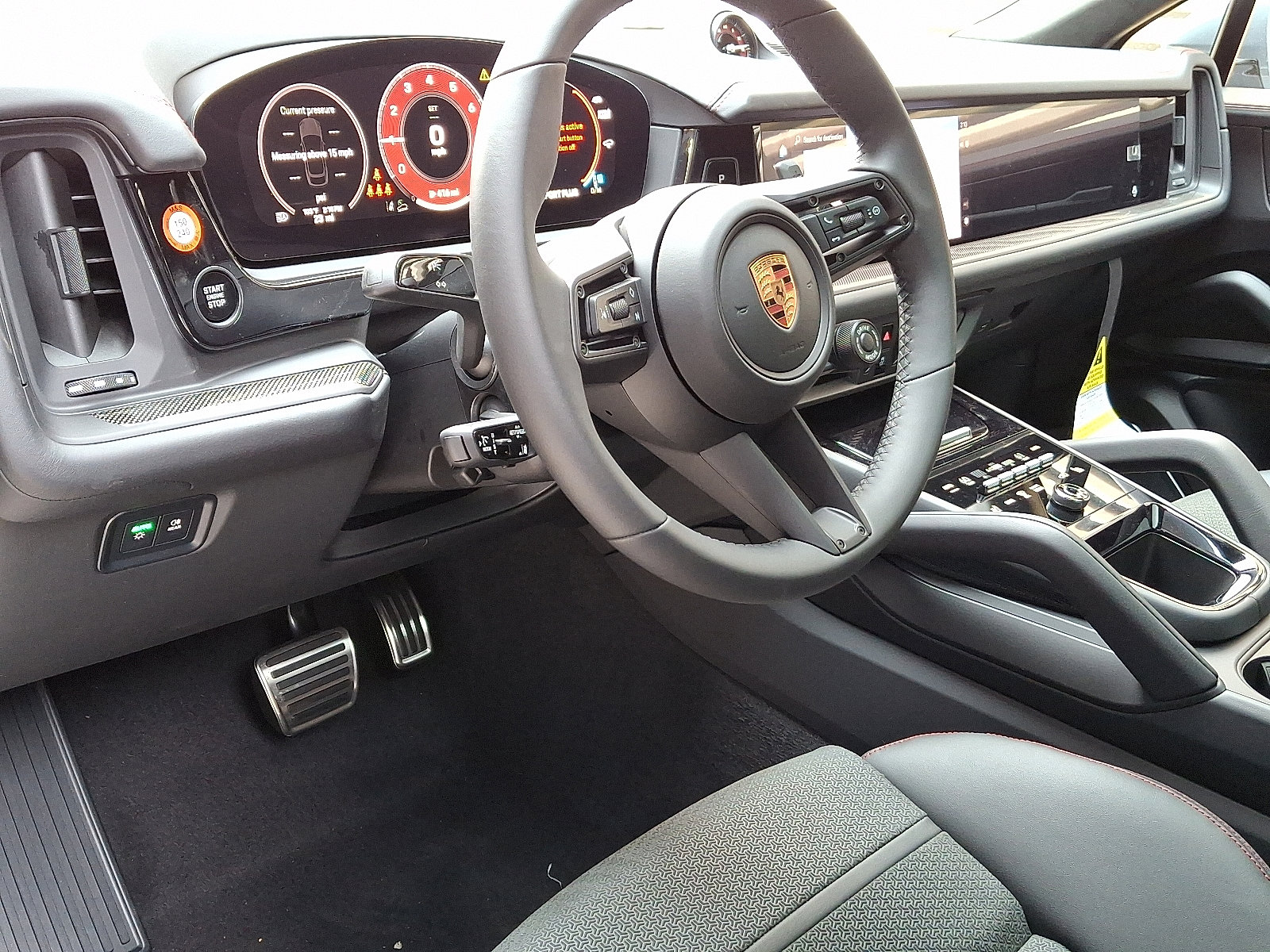 2025 Porsche Cayenne GTS photo 4