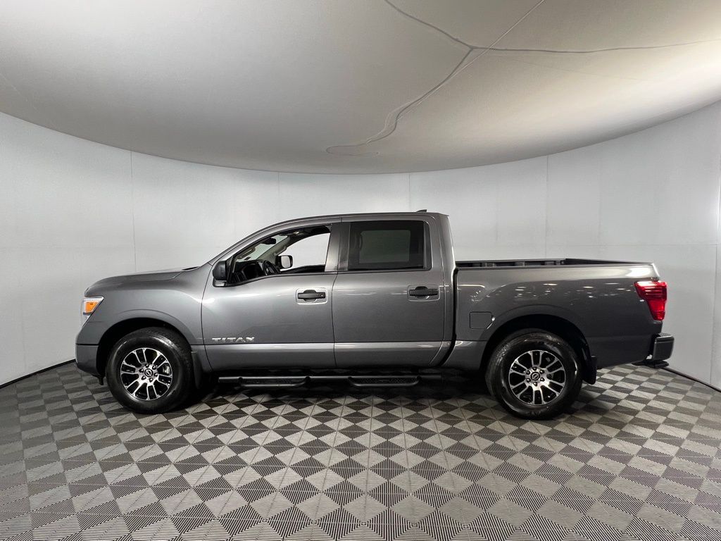 2024 Nissan Titan SV photo 6
