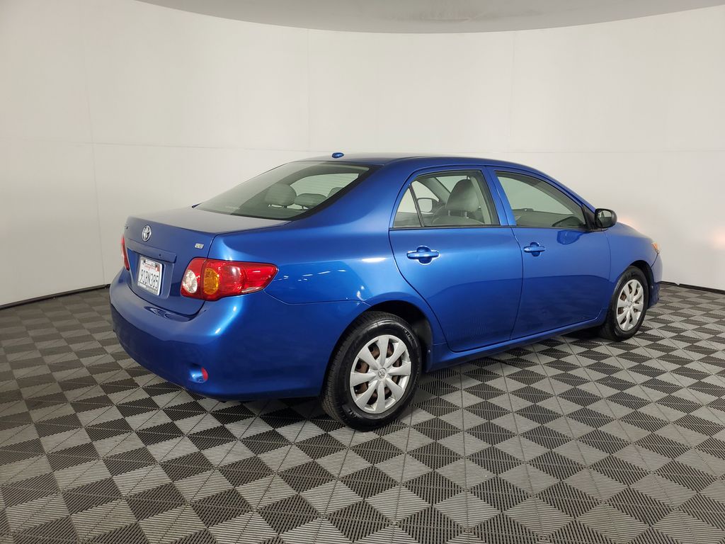 2009 Toyota Corolla LE photo 4