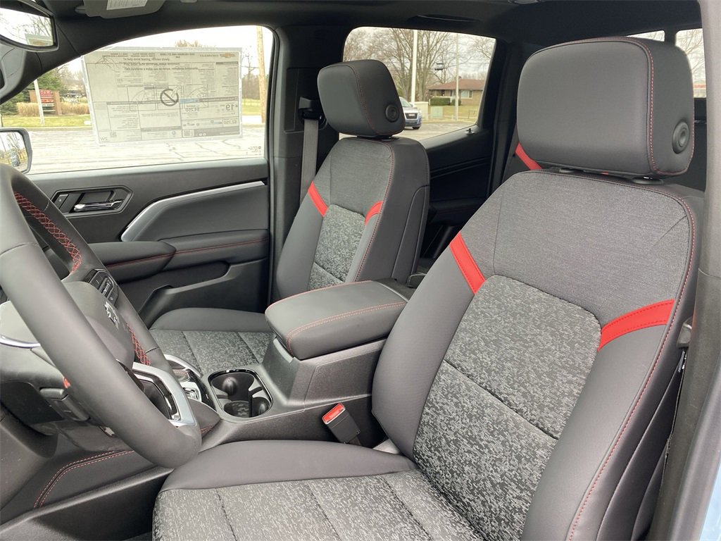 2025 Chevrolet Colorado Z71 photo 11