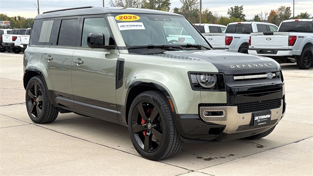 2025 Land Rover Defender X's photo