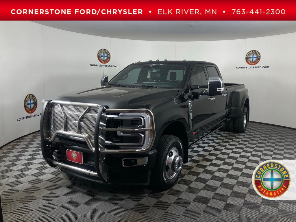 2024 Ford F-350 Super Duty Platinum's photo