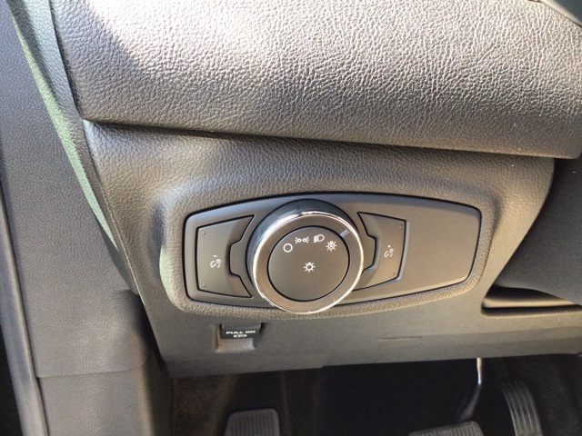2015 Lincoln MKC Base photo 18