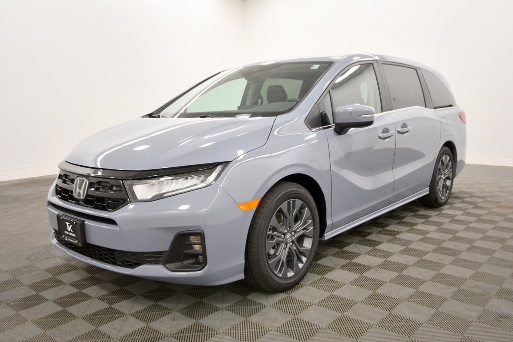 2026 Honda Odyssey Touring photo 2