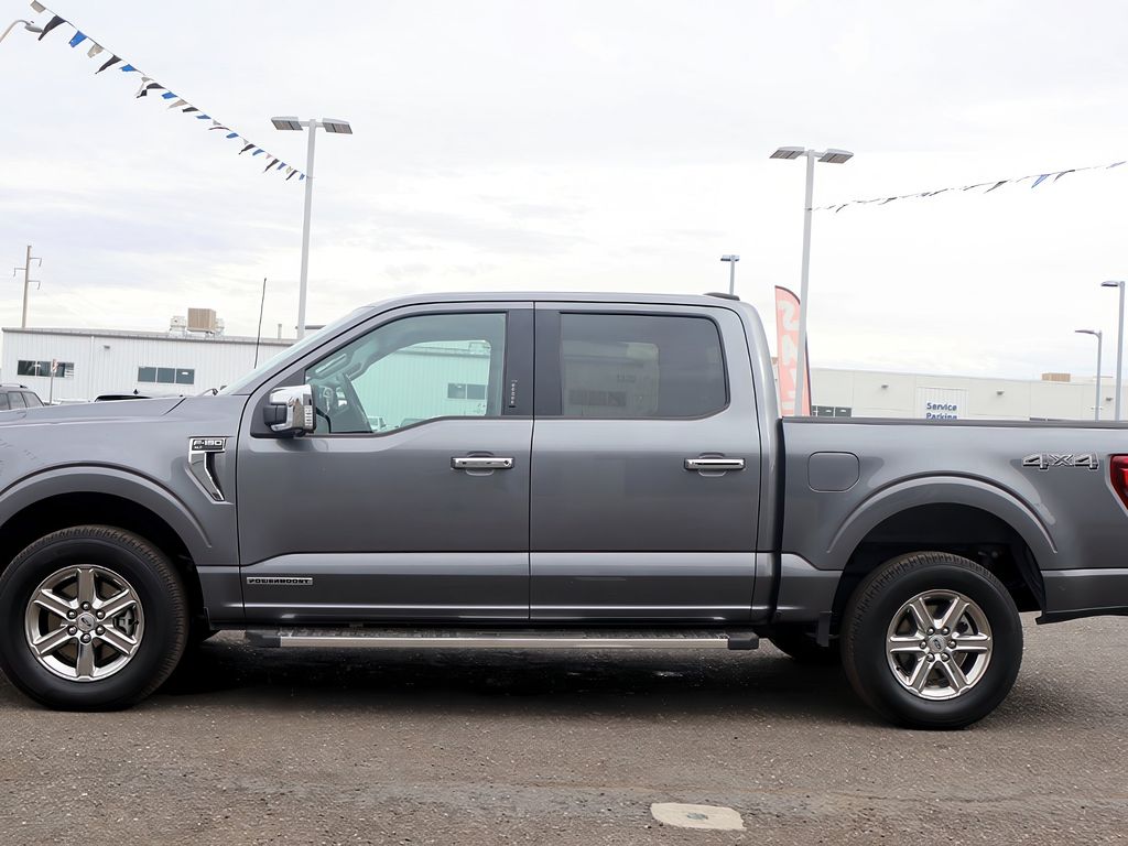 2024 Ford F-150 XLT photo 3