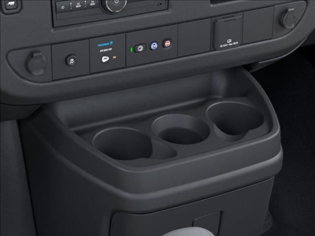 2025 Chevrolet Express Cutaway 3500 photo 19