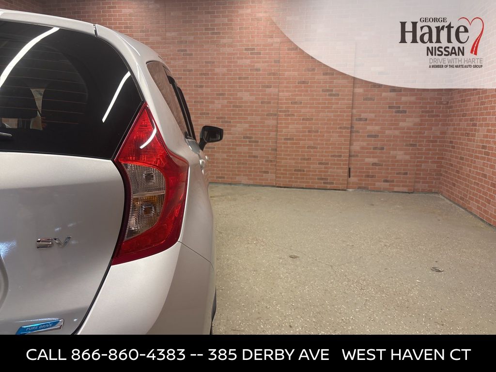 2015 Nissan Versa Note SV photo 35