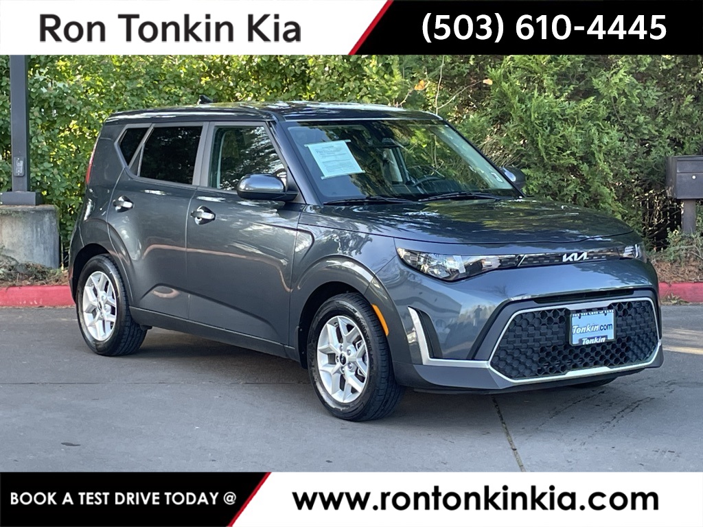2023 Kia Soul LX's photo