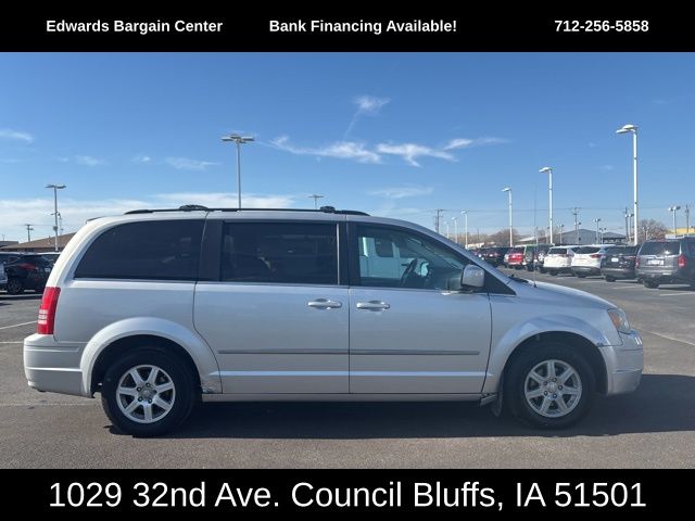 2010 Chrysler Town & Country Touring's photo