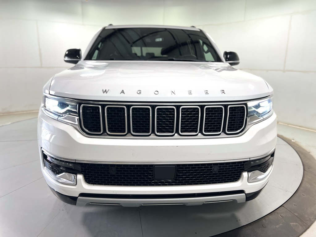 2023 Jeep Wagoneer L Series II photo 3