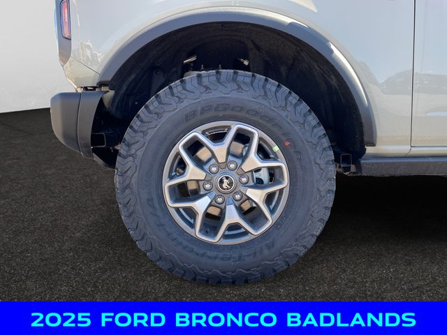 2025 Ford Bronco Badlands photo 14