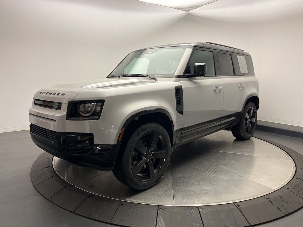 2026 Land Rover Defender X-Dynamic SE's photo