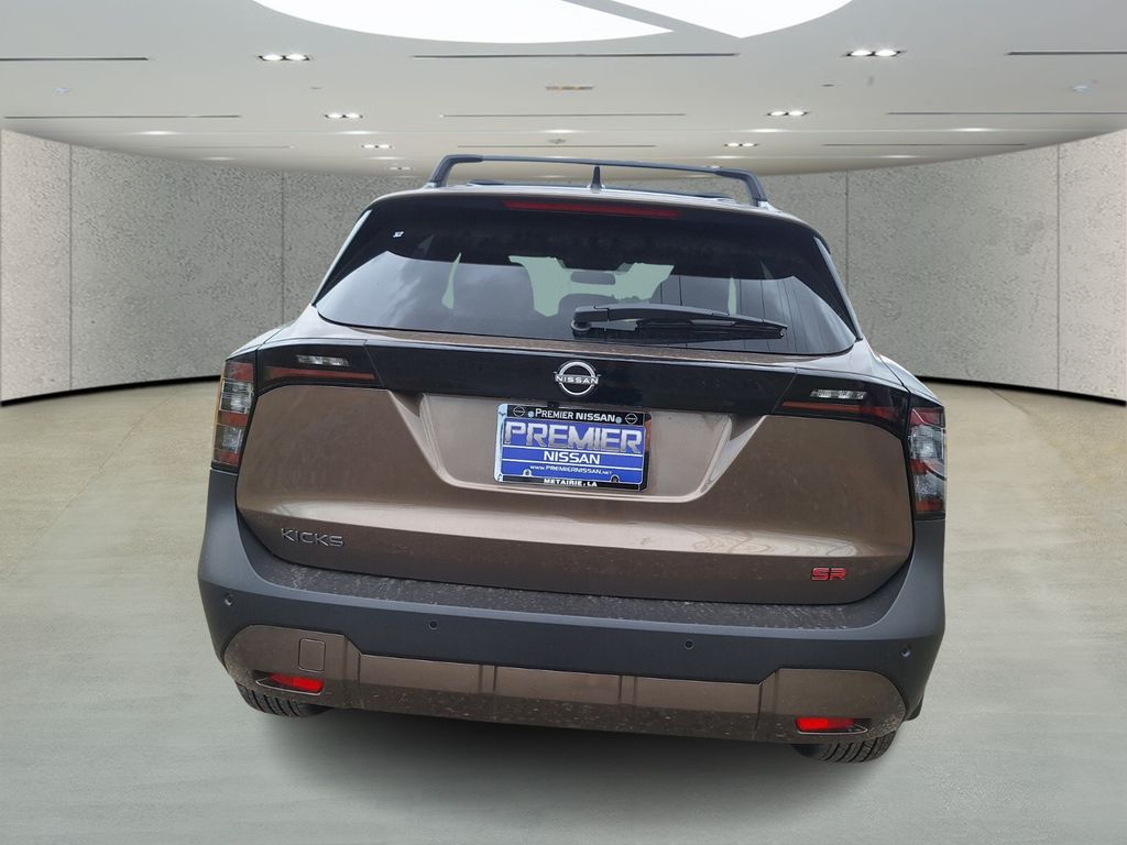 2026 Nissan Kicks SR photo 4