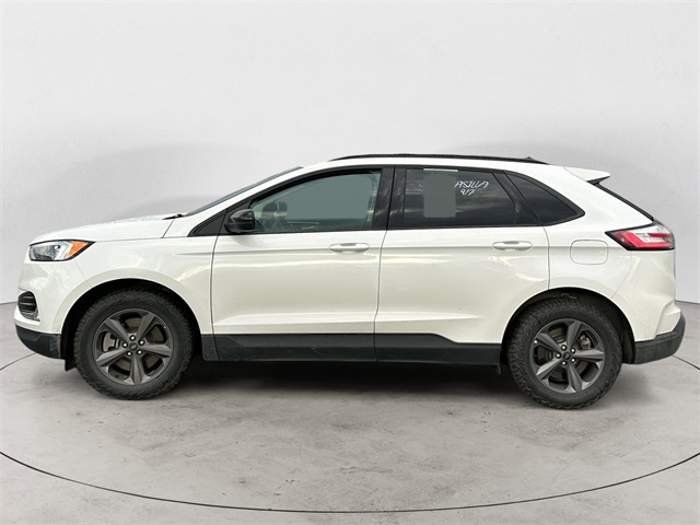 2024 Ford Edge SEL photo 2