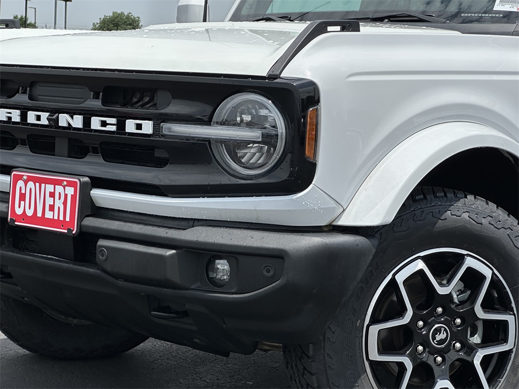 2022 Ford Bronco Outer Banks photo 3