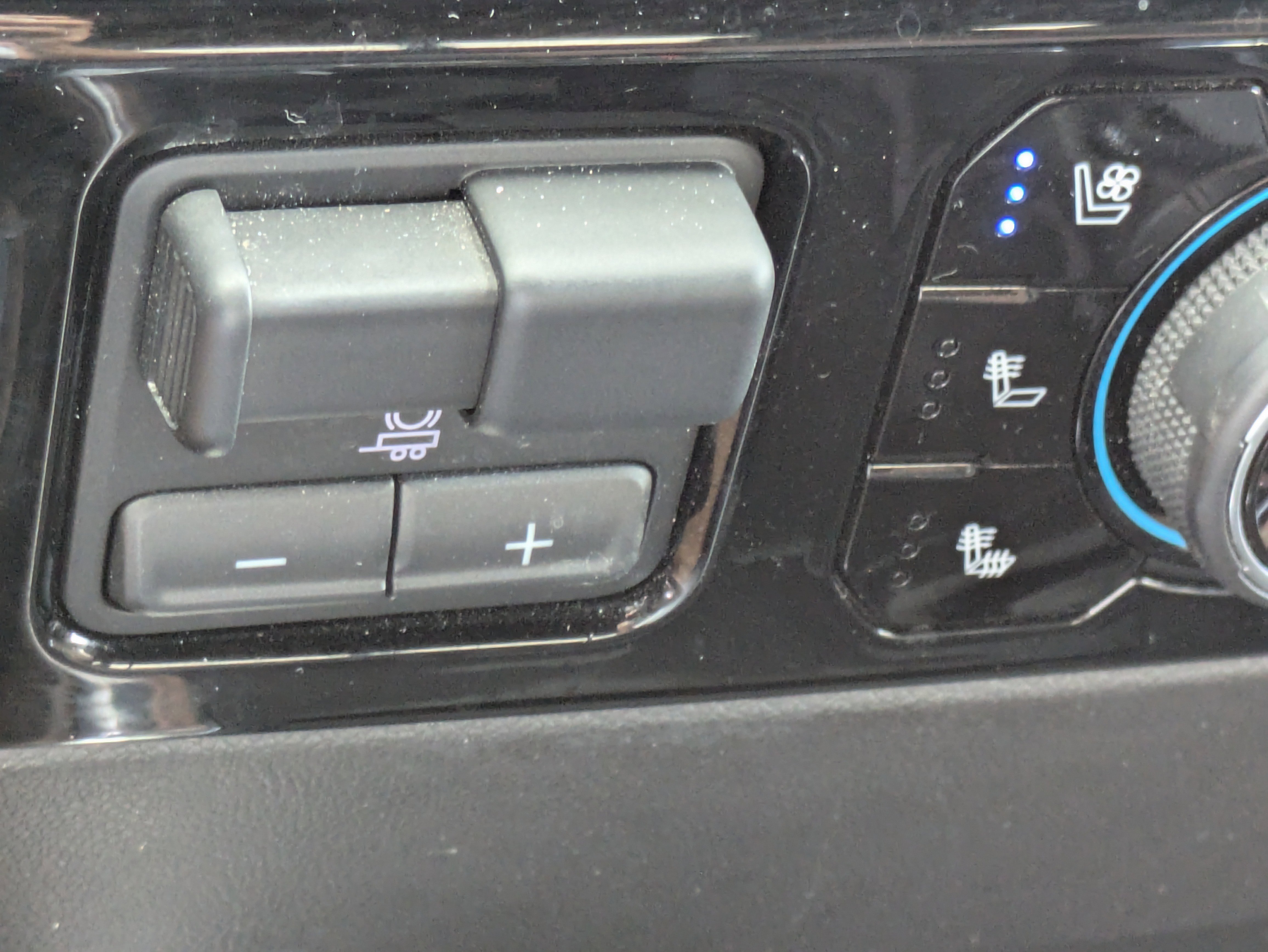 2023 Chevrolet Silverado 1500 High Country photo 7