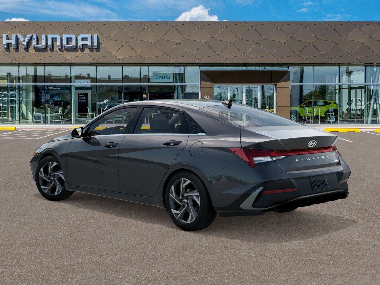 2025 Hyundai Elantra Limited photo 4