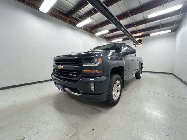 2018 Chevrolet Silverado 1500 LT photo 2