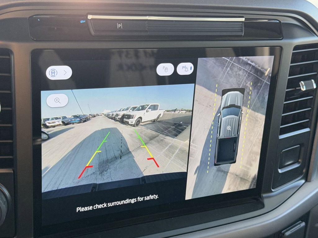 2025 Ford F-150 XLT photo 3