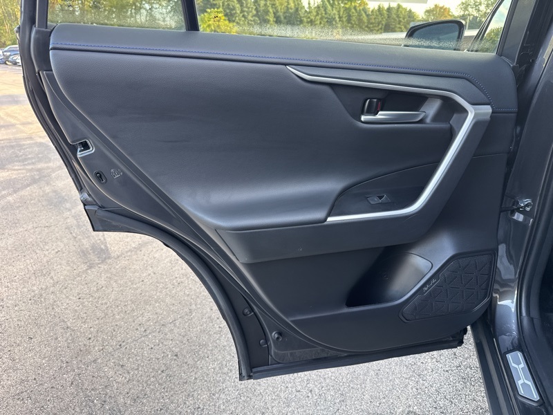 2023 Toyota RAV4 Hybrid XSE photo 32