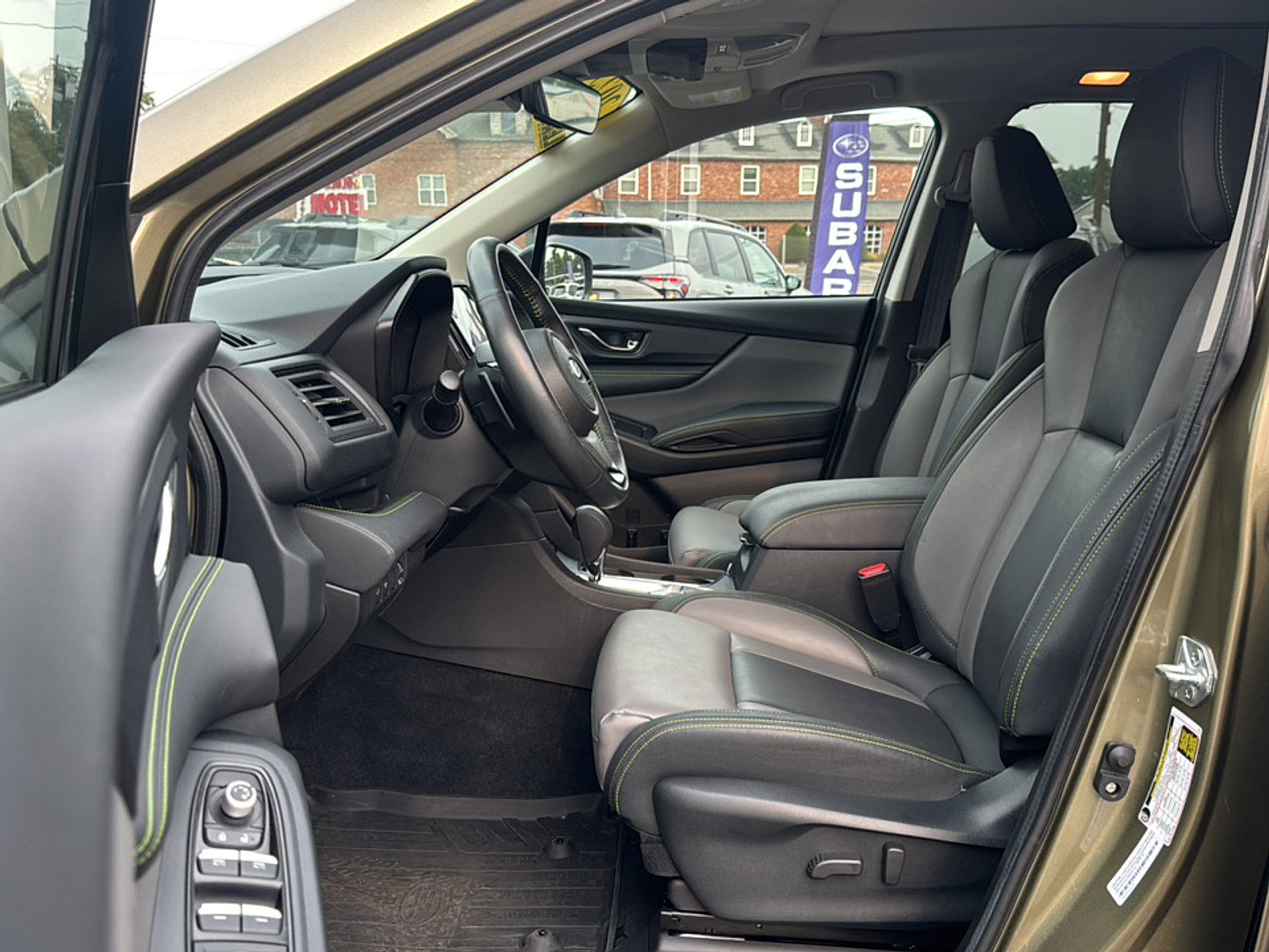 2023 Subaru Ascent Onyx Edition photo 14