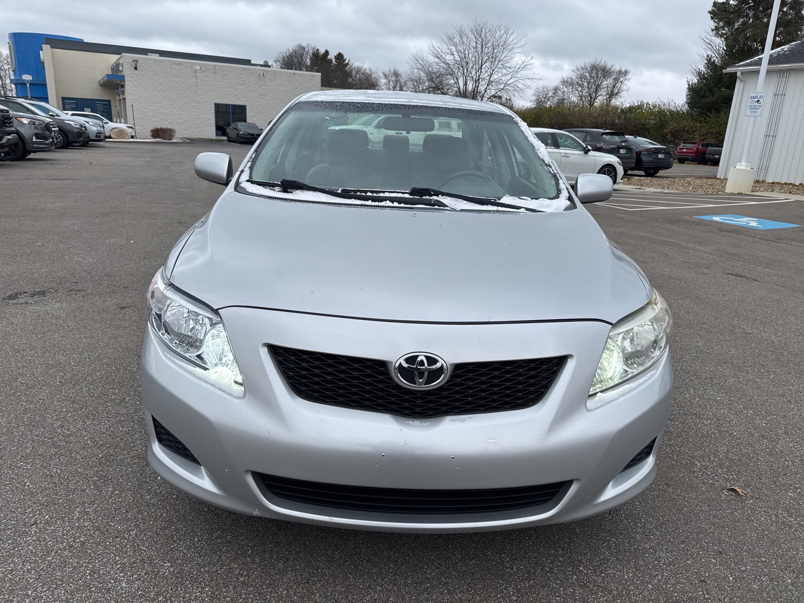 2010 Toyota Corolla LE photo 2