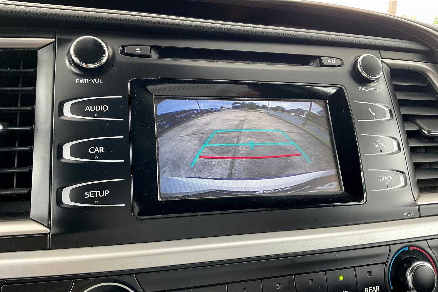 2019 Toyota Highlander LE photo 24