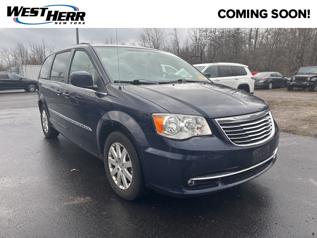 2015 Chrysler Town & Country Touring's photo