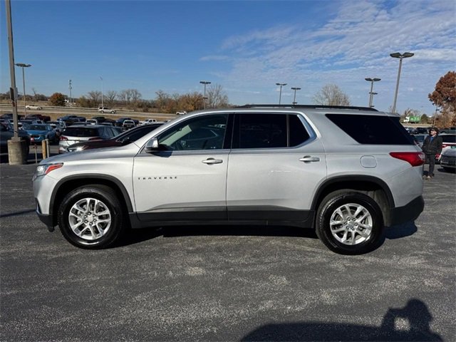 2021 Chevrolet Traverse Cloth photo 2