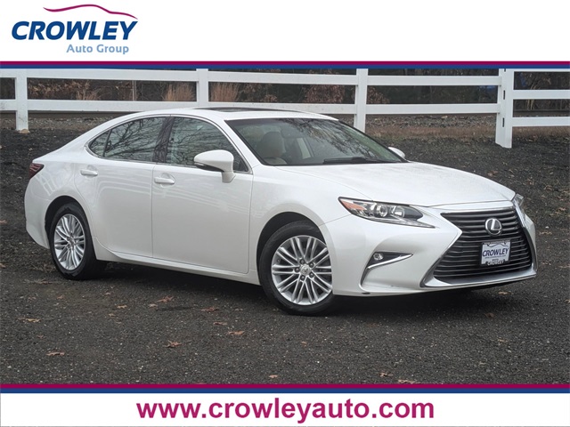 2016 Lexus ES 350's photo