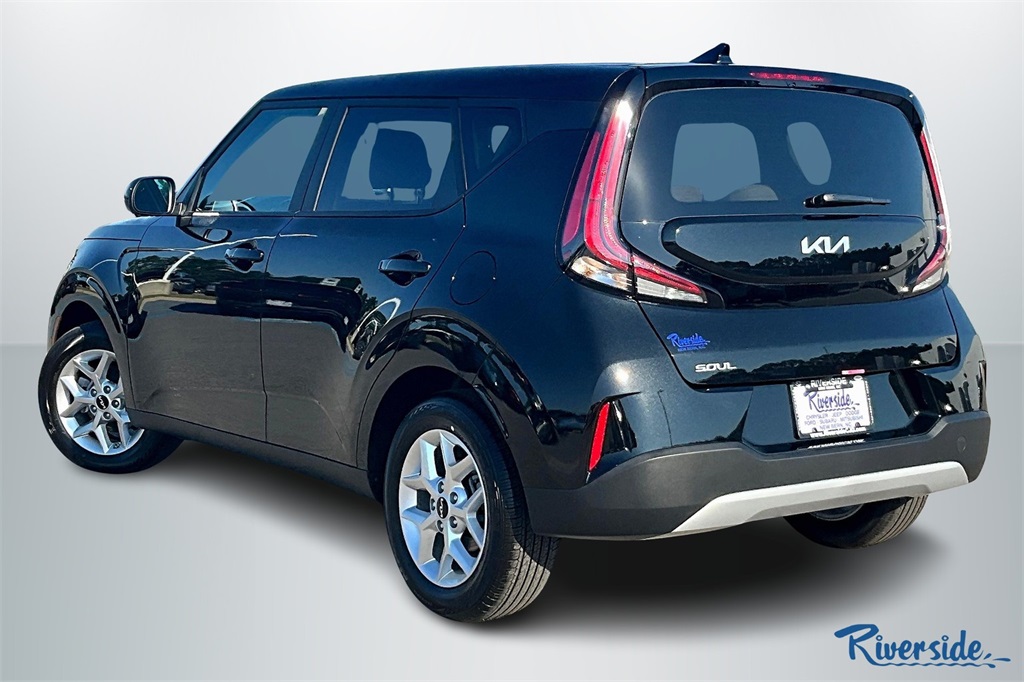 2025 Kia Soul LX photo 4