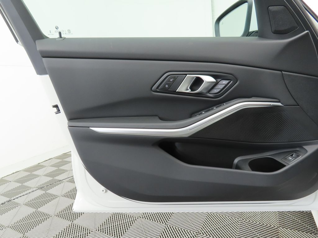 2025 Bmw 330i photo 23