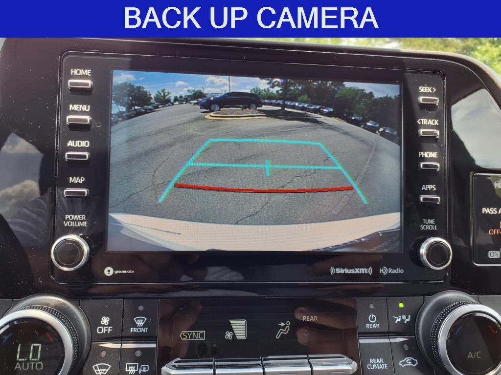 2020 Toyota Highlander LE photo 5