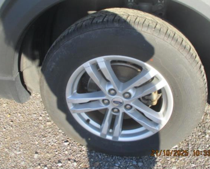 2023 Ford Explorer XLT photo 3