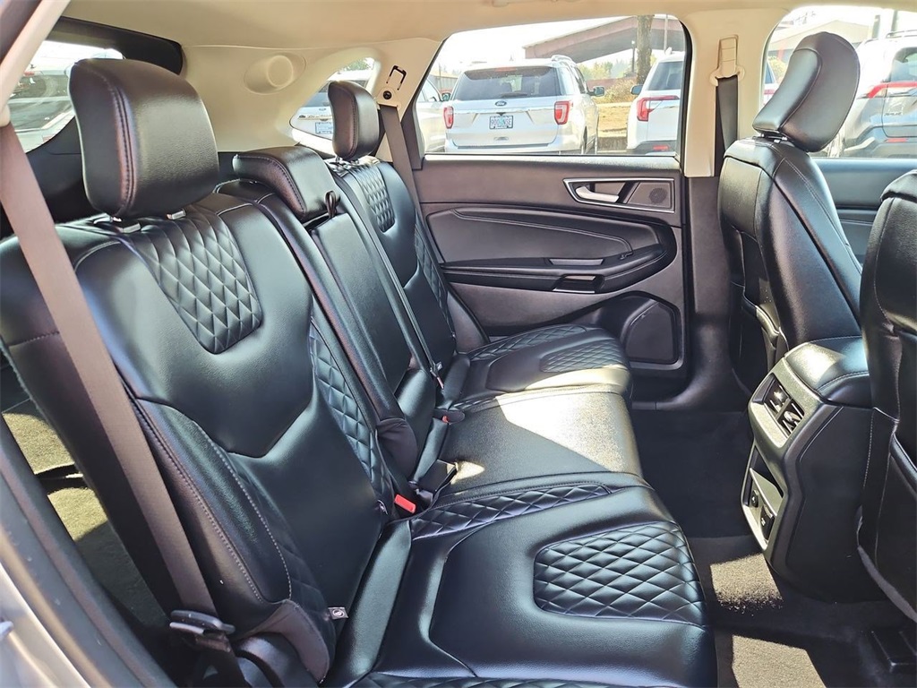 2023 Ford Edge Titanium photo 25