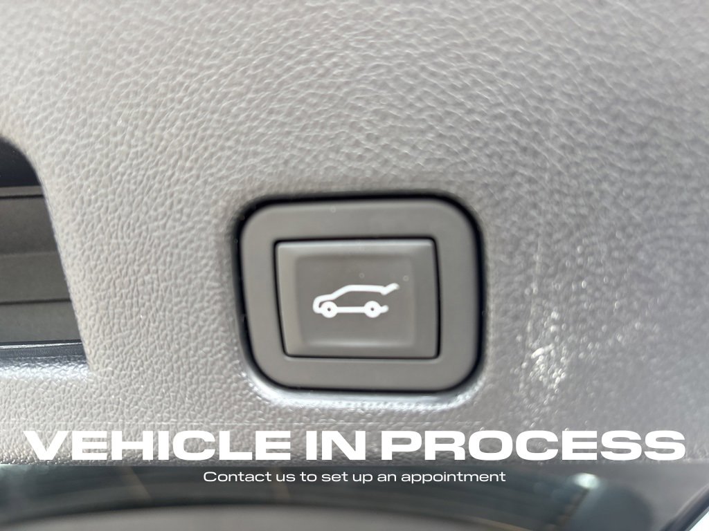 2025 Chevrolet Traverse photo 9