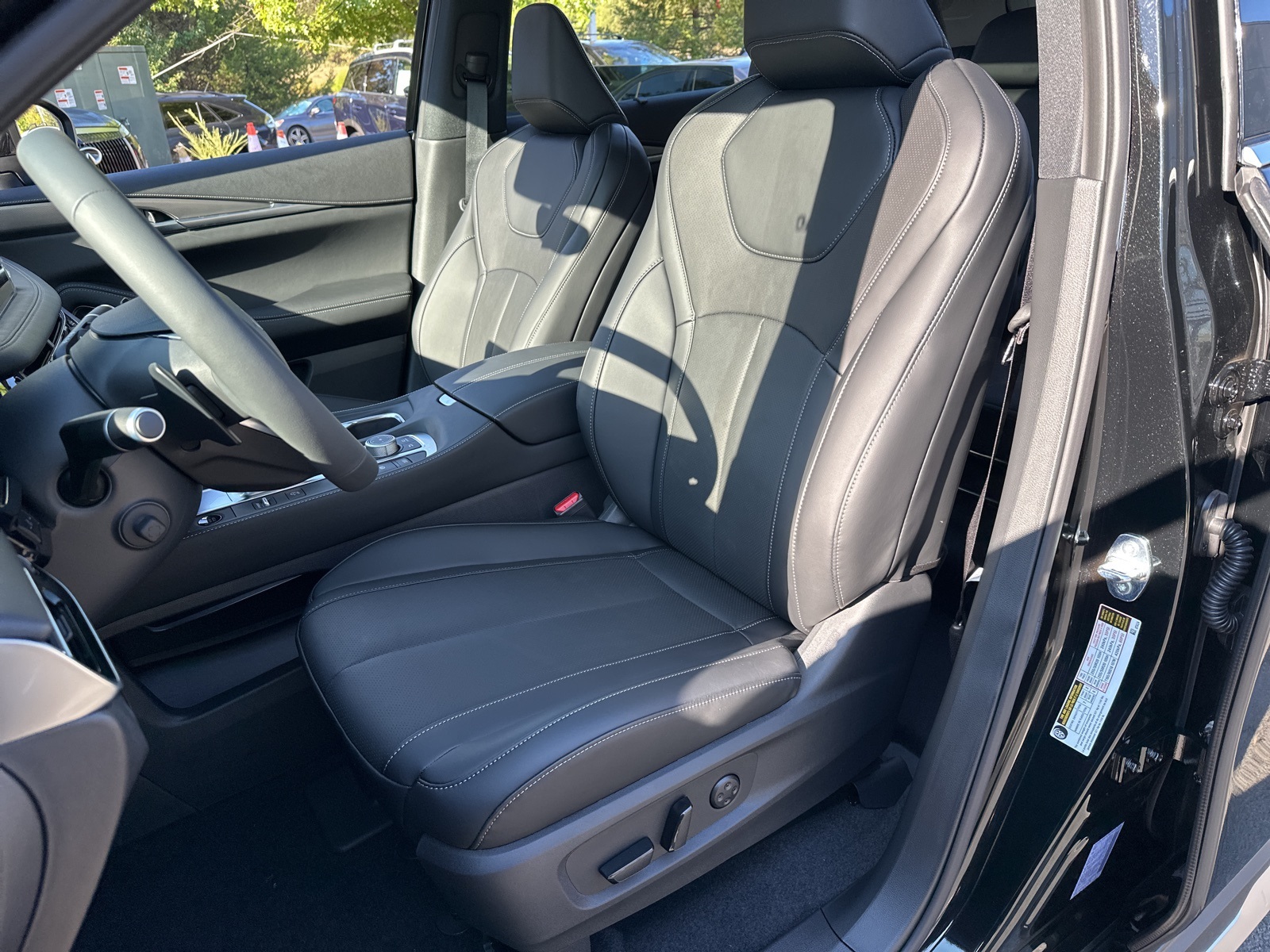 2026 Infiniti QX60 Luxe AWD photo 17