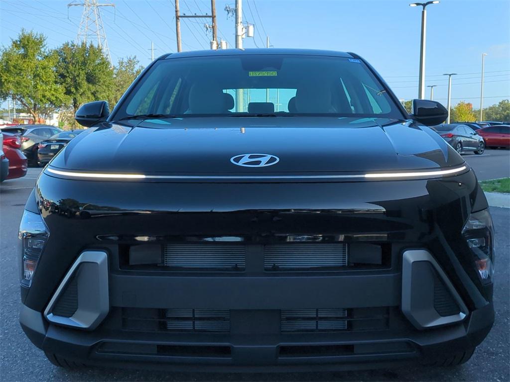 2026 Hyundai Kona SE photo 3