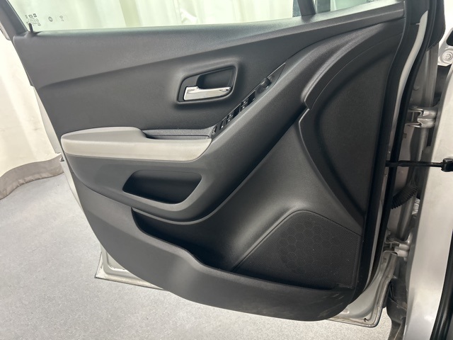 2022 Chevrolet Trax LS photo 17