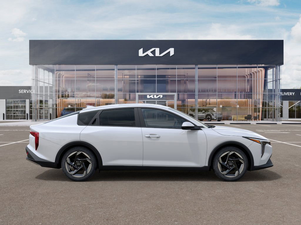2025 Kia K4 EX photo 7