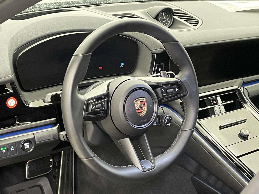2024 Porsche Panamera 4 photo 4