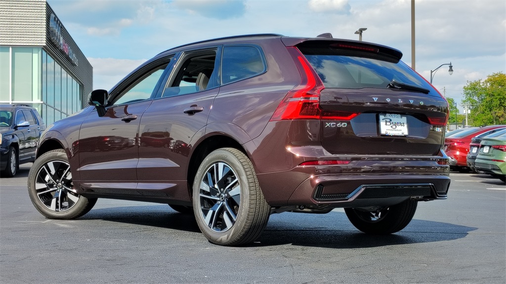 2026 Volvo XC60 B5 Core photo 3