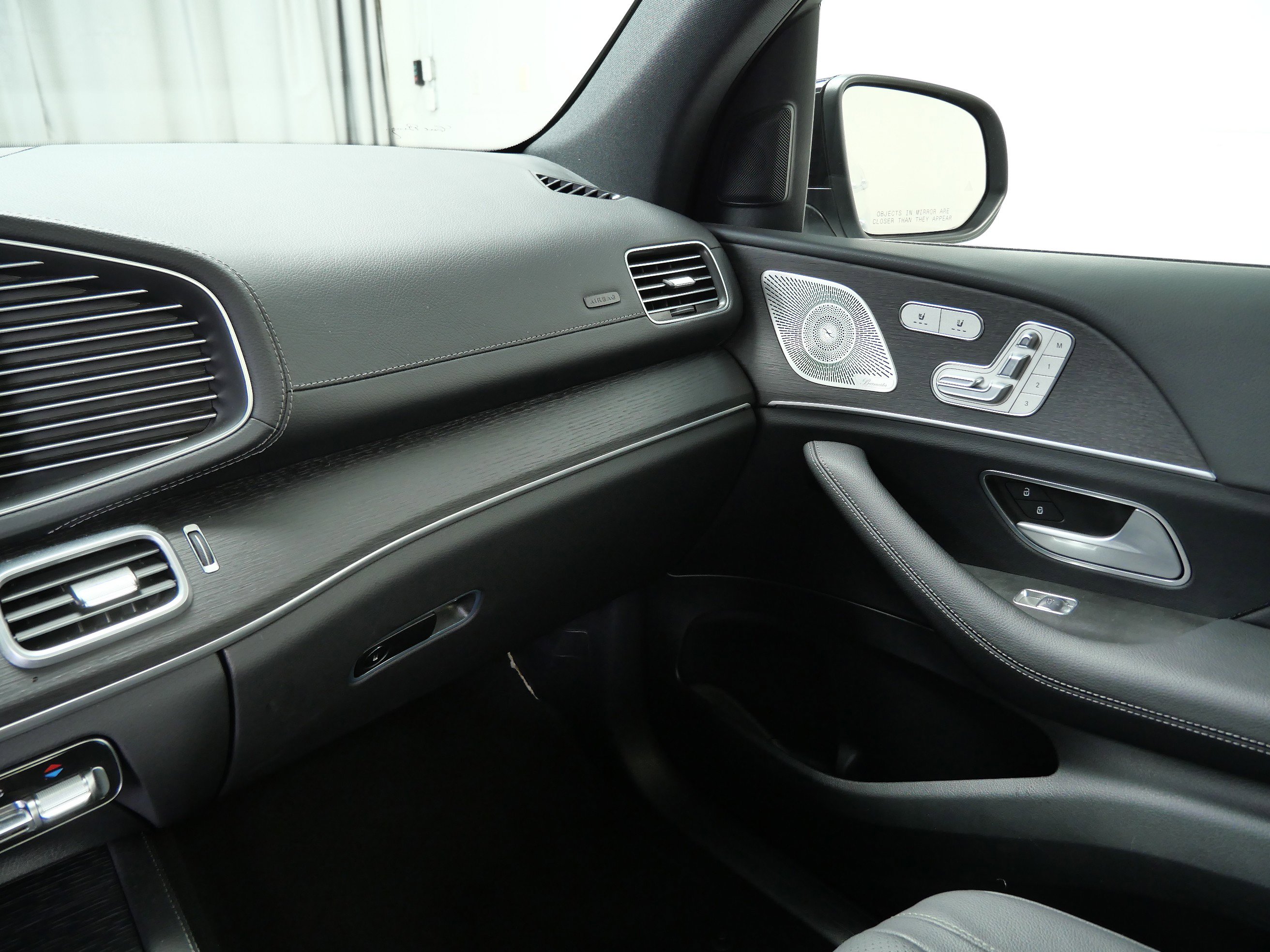 2025 Mercedes Benz GLS 450 4MATIC photo 19